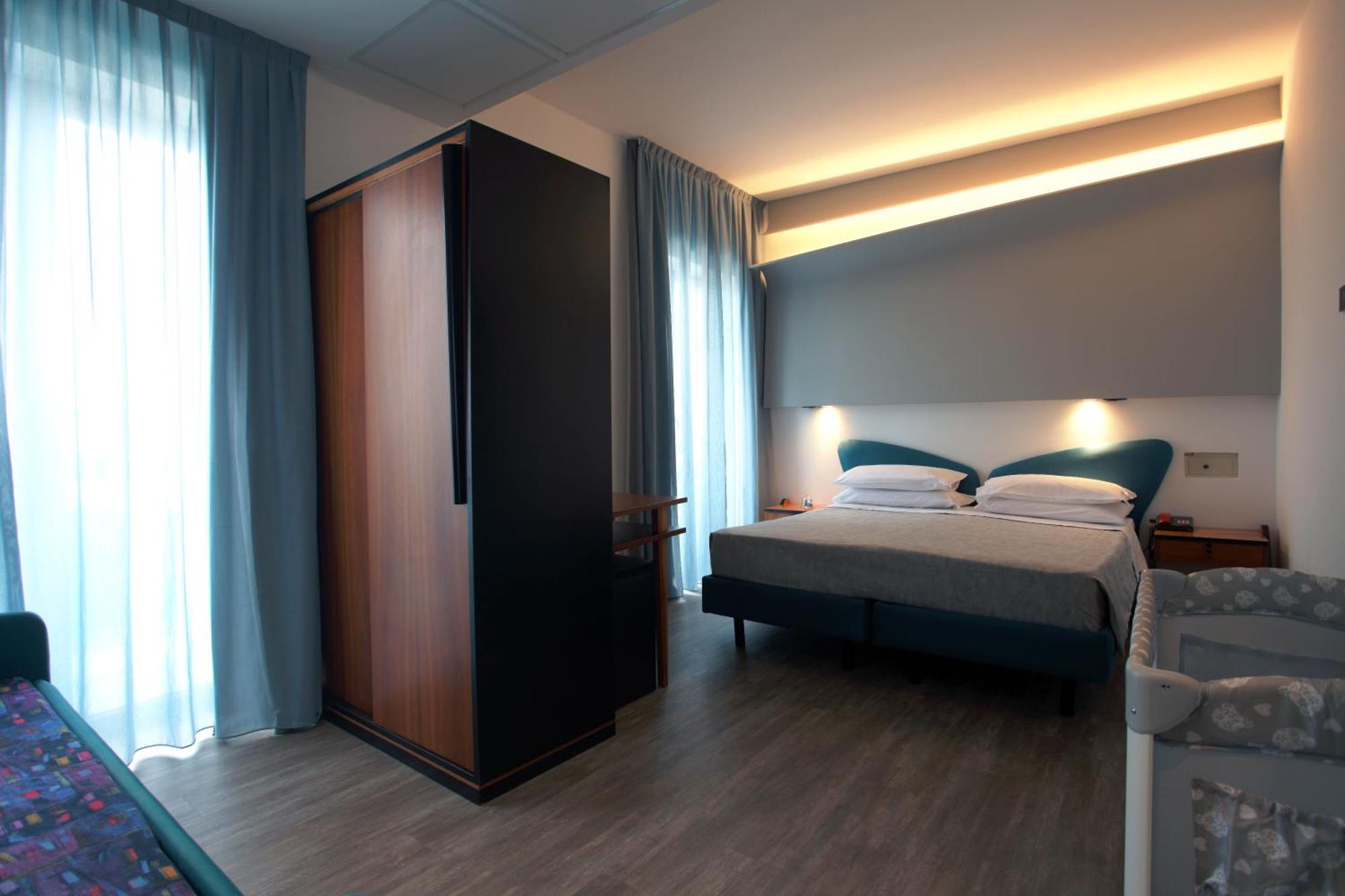 Hotel Ali D'Oro リミニ エクステリア 写真