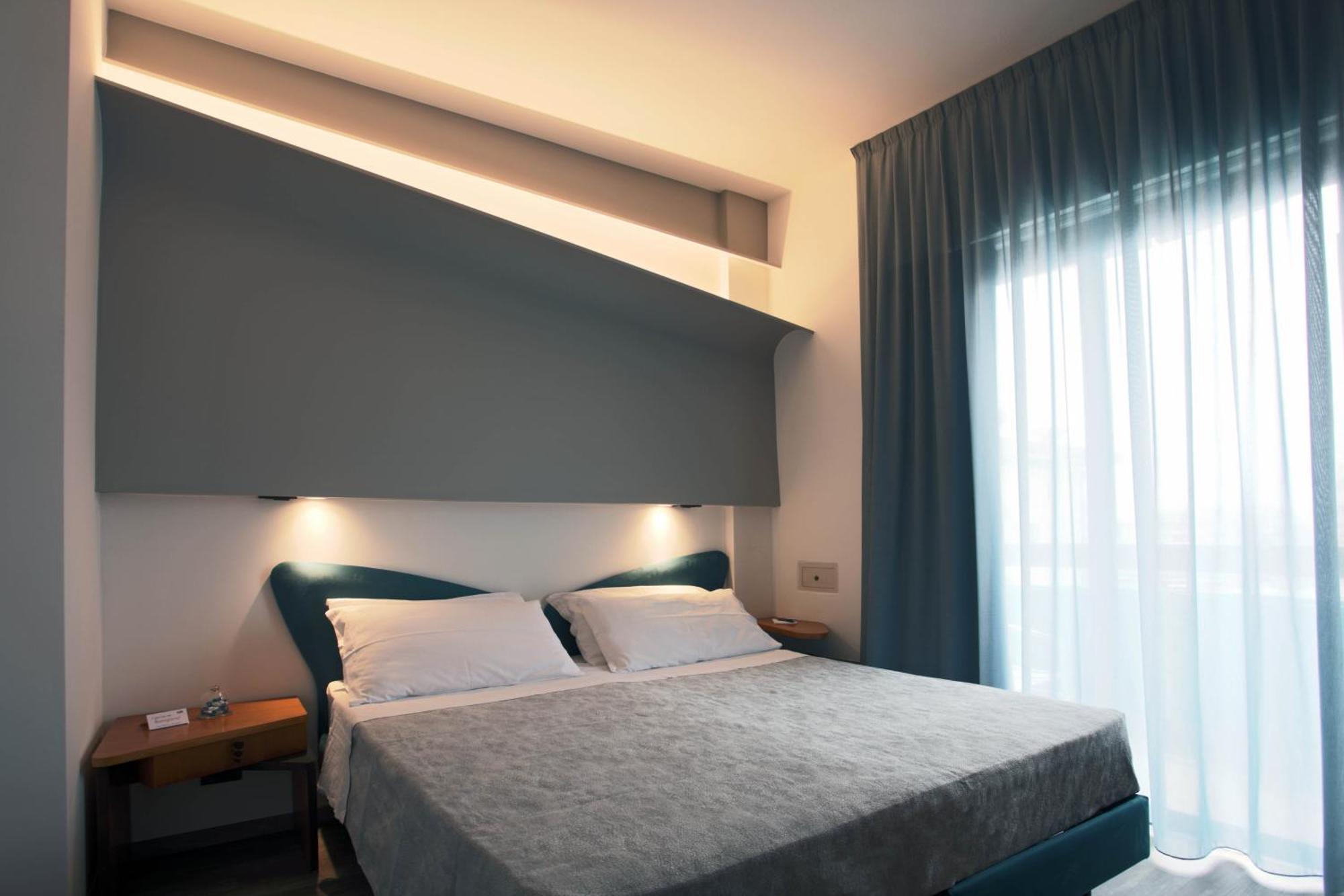Hotel Ali D'Oro リミニ 部屋 写真