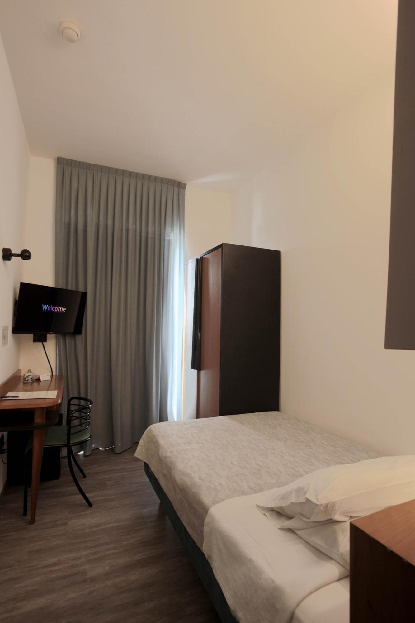 Hotel Ali D'Oro リミニ 部屋 写真