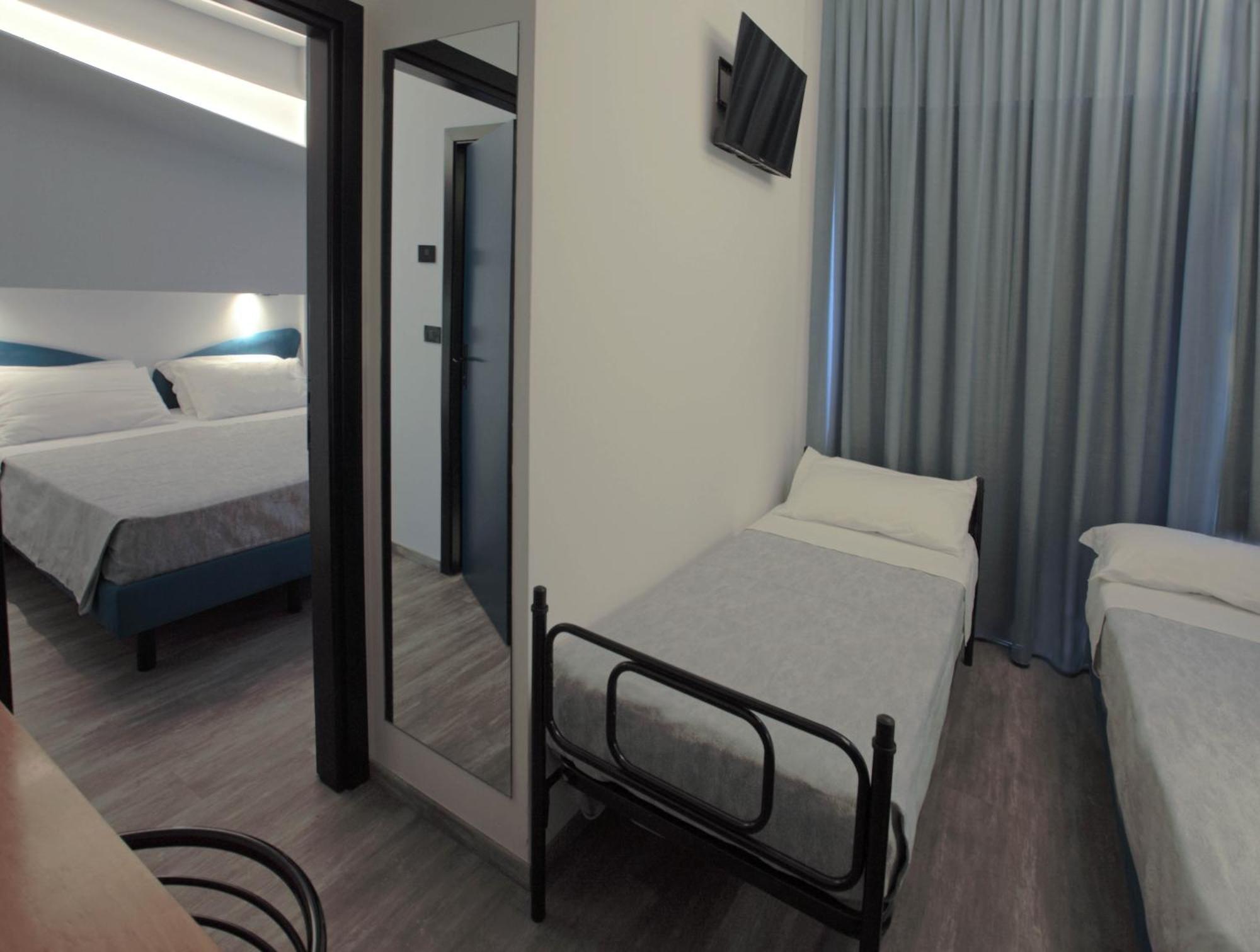Hotel Ali D'Oro リミニ エクステリア 写真